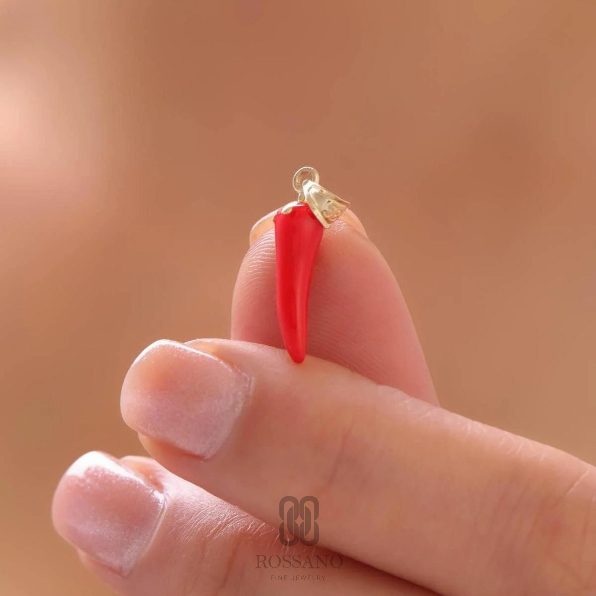 14K Gold Pepper Necklace, Dainty Chili Pepper Pendant, Minimalist Gold Chain Necklace, Protective Charm Jewelry, Stackable Necklace, Gift