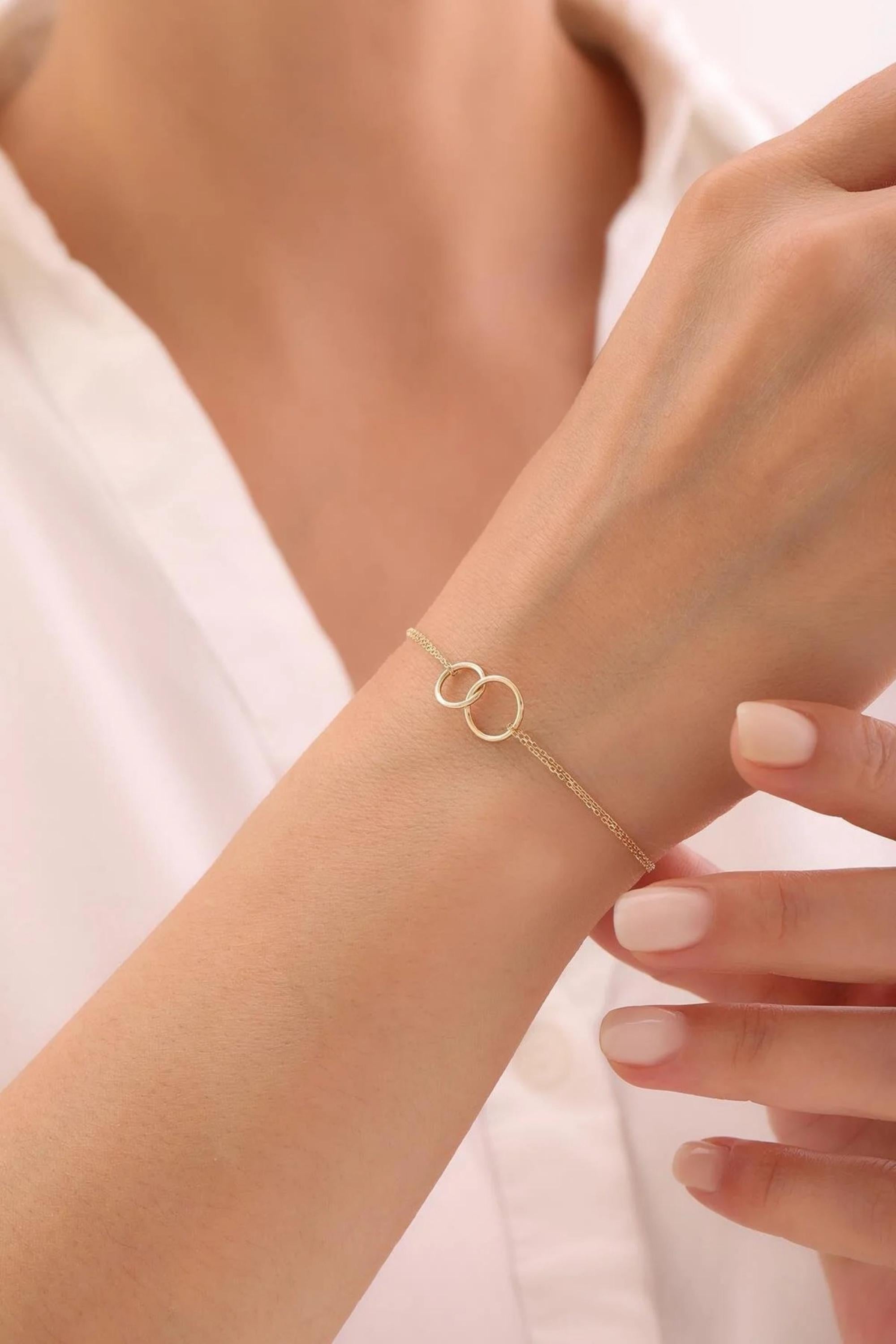 14K Gold Interlocking Bracelet, Dainty Chain Bracelet, Minimalist Everyday Jewelry, Stackable Gold Bracelet, Gift for Her