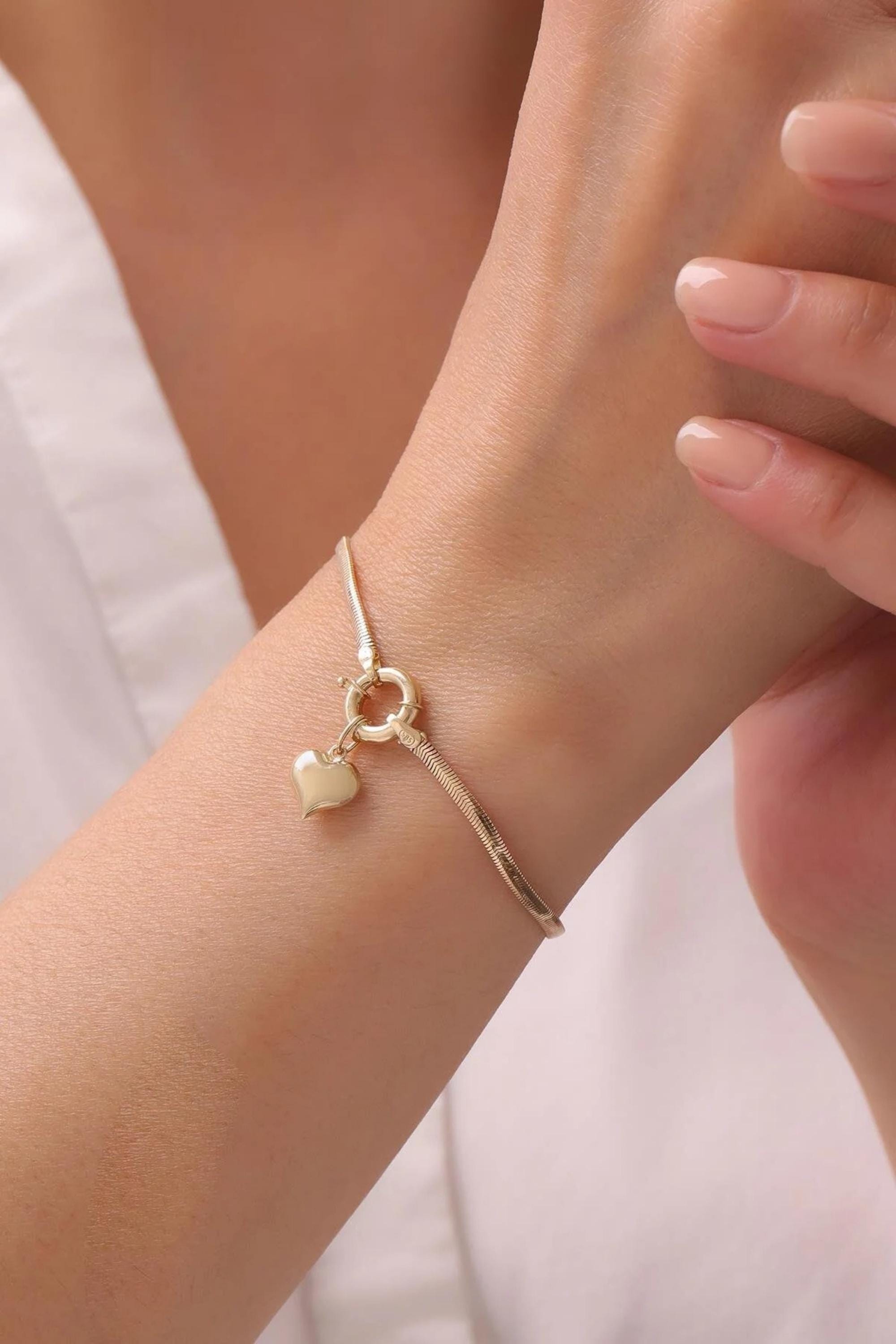 14K Gold Heart Bracelet, Dainty Gold Bracelet, Minimalist Everyday Jewelry, Stackable Gold Bracelet, Gift for Her