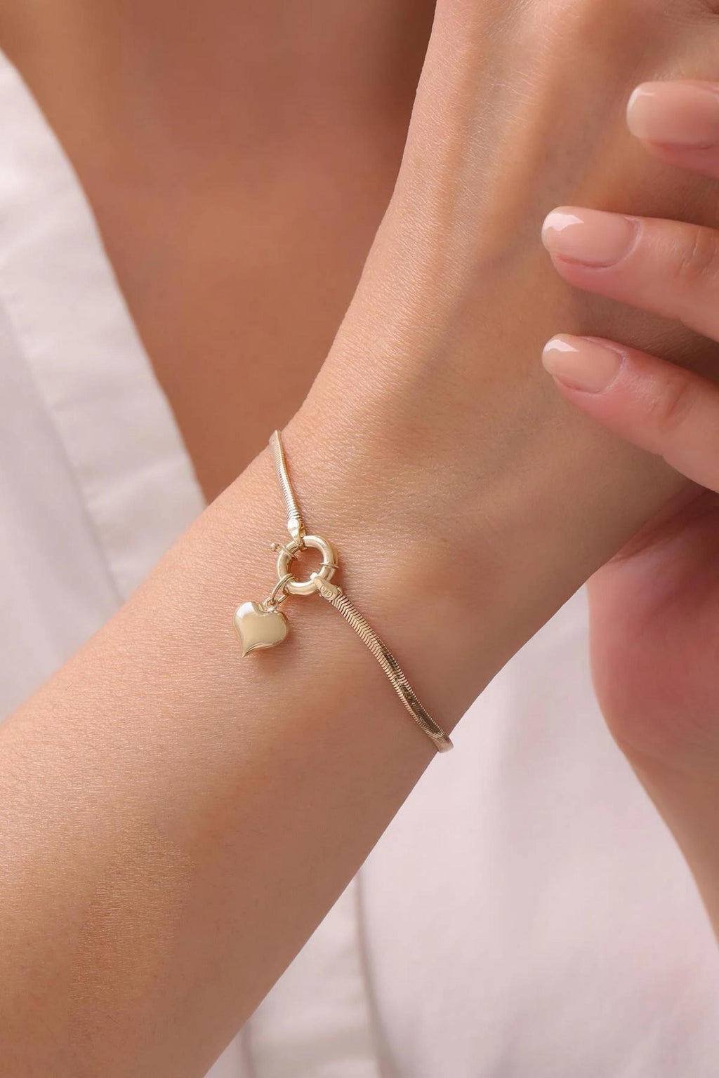 14K Gold Heart Bracelet, Dainty Gold Bracelet, Minimalist Everyday Jewelry, Stackable Gold Bracelet, Gift for Her