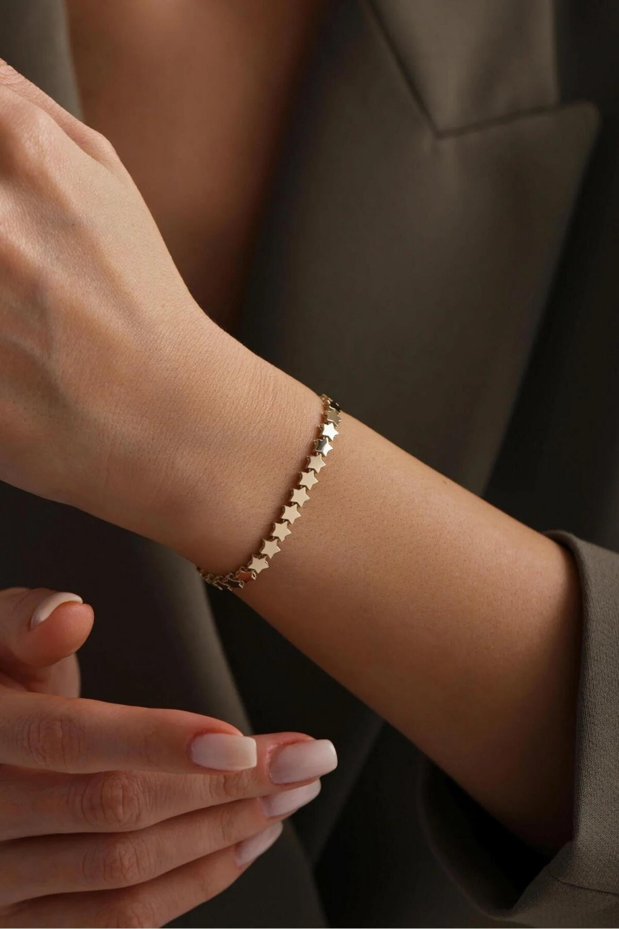14K Gold Star Chain Bracelet, Dainty Gold Bracelet, Minimalist Everyday Jewelry, Stackable Gold Bracelet, Gift for Her