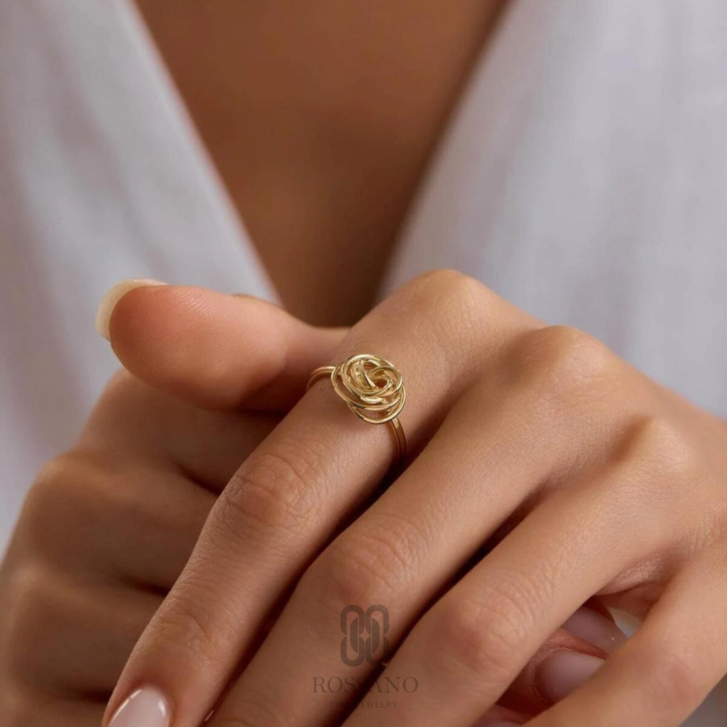 14K Gold Rose Wire Ring, Minimalist Floral Wire Ring, Dainty Handmade Gold Ring, Thin Stackable Ring, Elegant Jewelry, Gift for Her