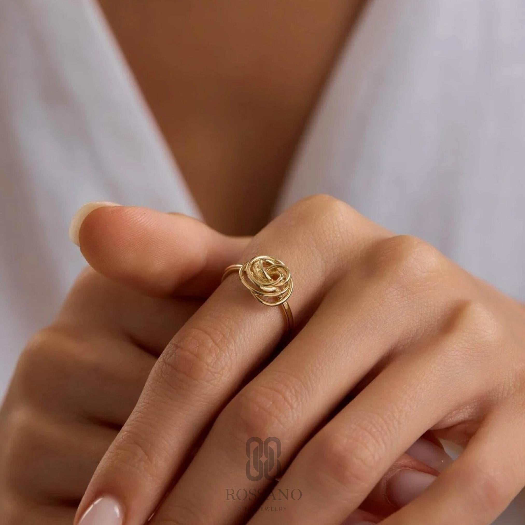 14K Gold Rose Wire Ring, Minimalist Floral Wire Ring, Dainty Handmade Gold Ring, Thin Stackable Ring, Elegant Jewelry, Gift for Her