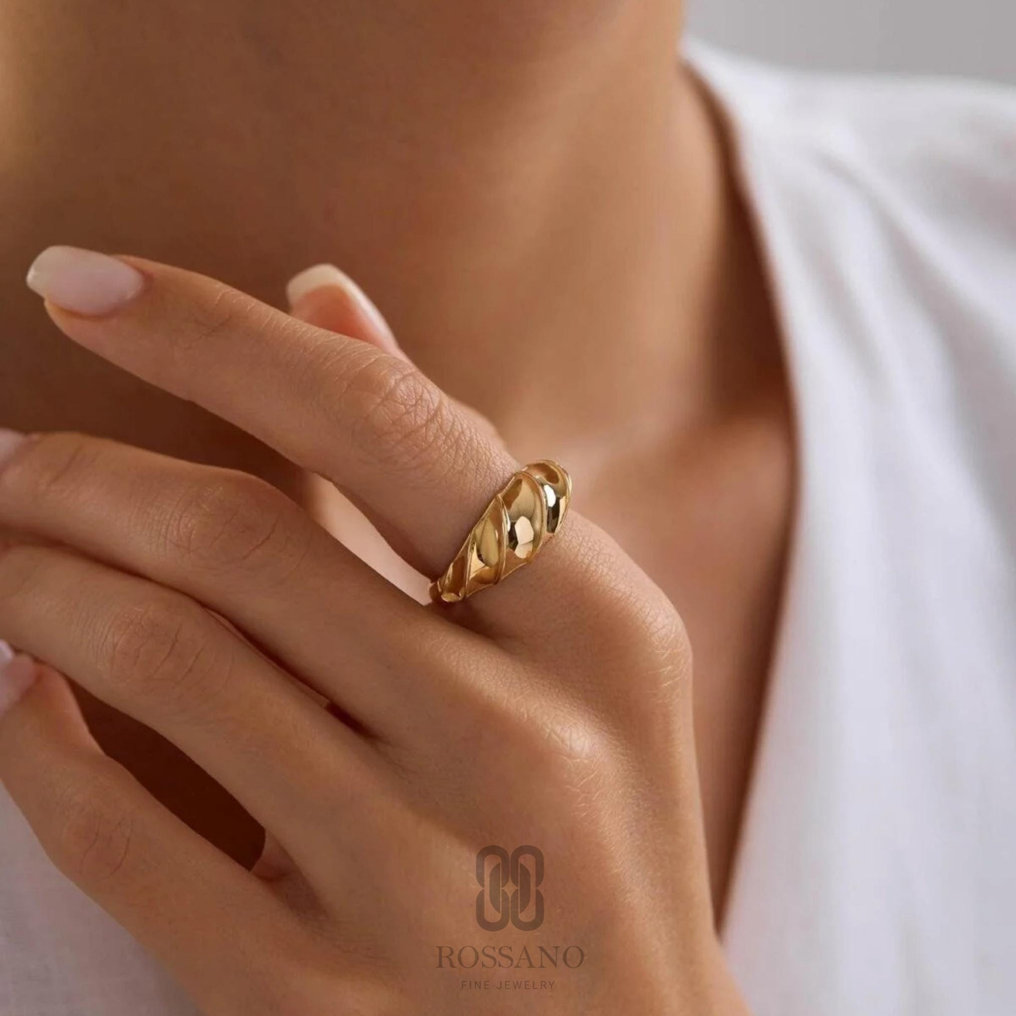 14K Gold Croissant Ring, Puffy Dome Twist Ring, Chunky Minimalist Gold Band, Statement Everyday Jewelry, Stackable Ring, Gift for Her