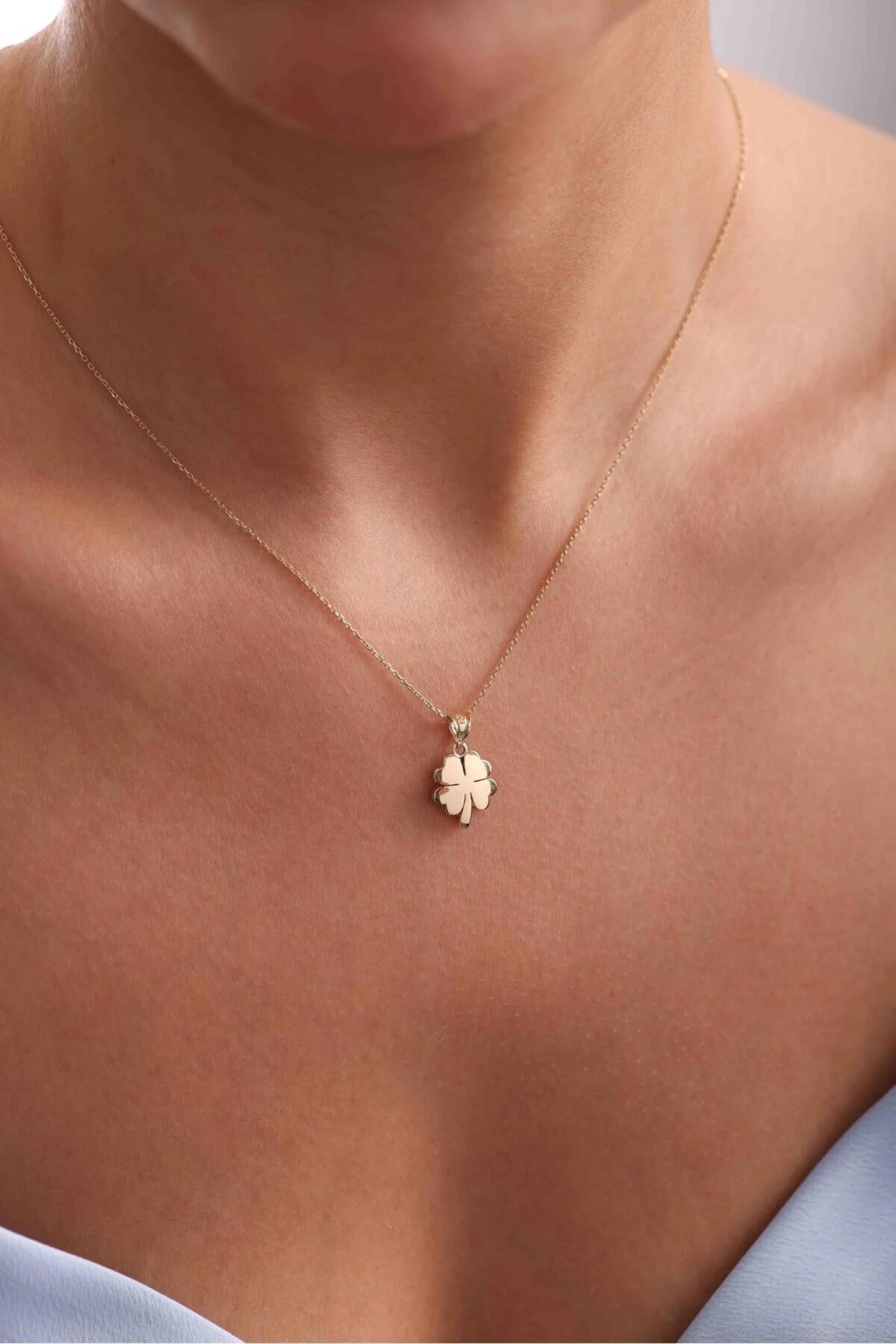 14K Gold Clover Necklace, Dainty Gold Necklace, Minimalist Everyday Jewelry, Lucky Charm Necklace, Stackable Gold Necklace, Gift for Her