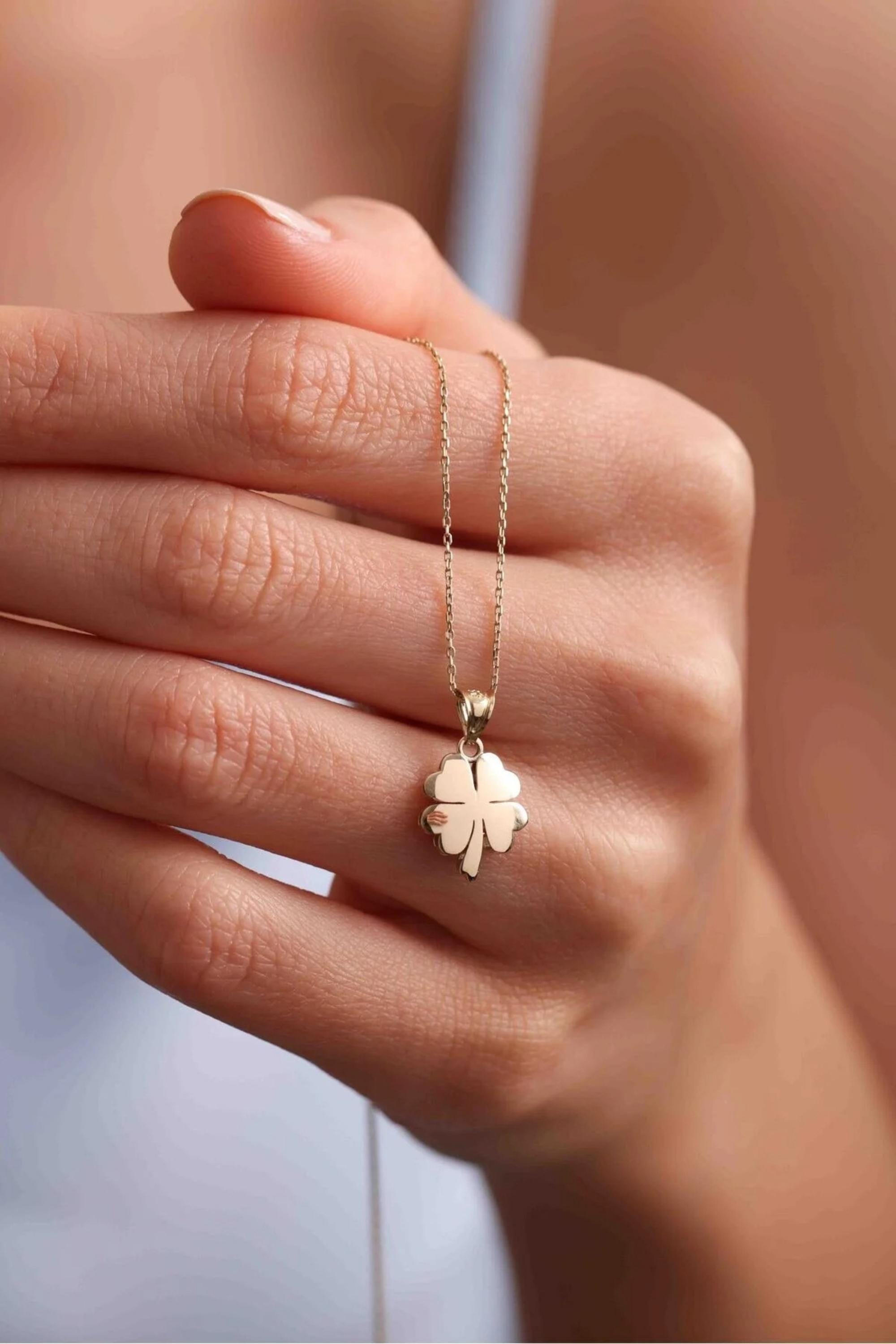 14K Gold Clover Necklace, Dainty Gold Necklace, Minimalist Everyday Jewelry, Lucky Charm Necklace, Stackable Gold Necklace, Gift for Her