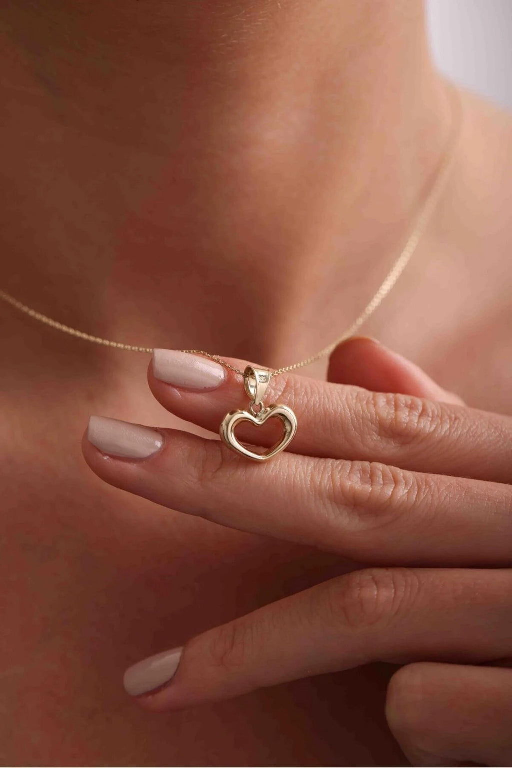 14K Gold Heart Necklace, Dainty Gold Necklace, Minimalist Everyday Jewelry, Stackable Gold Necklace, Gift for Her