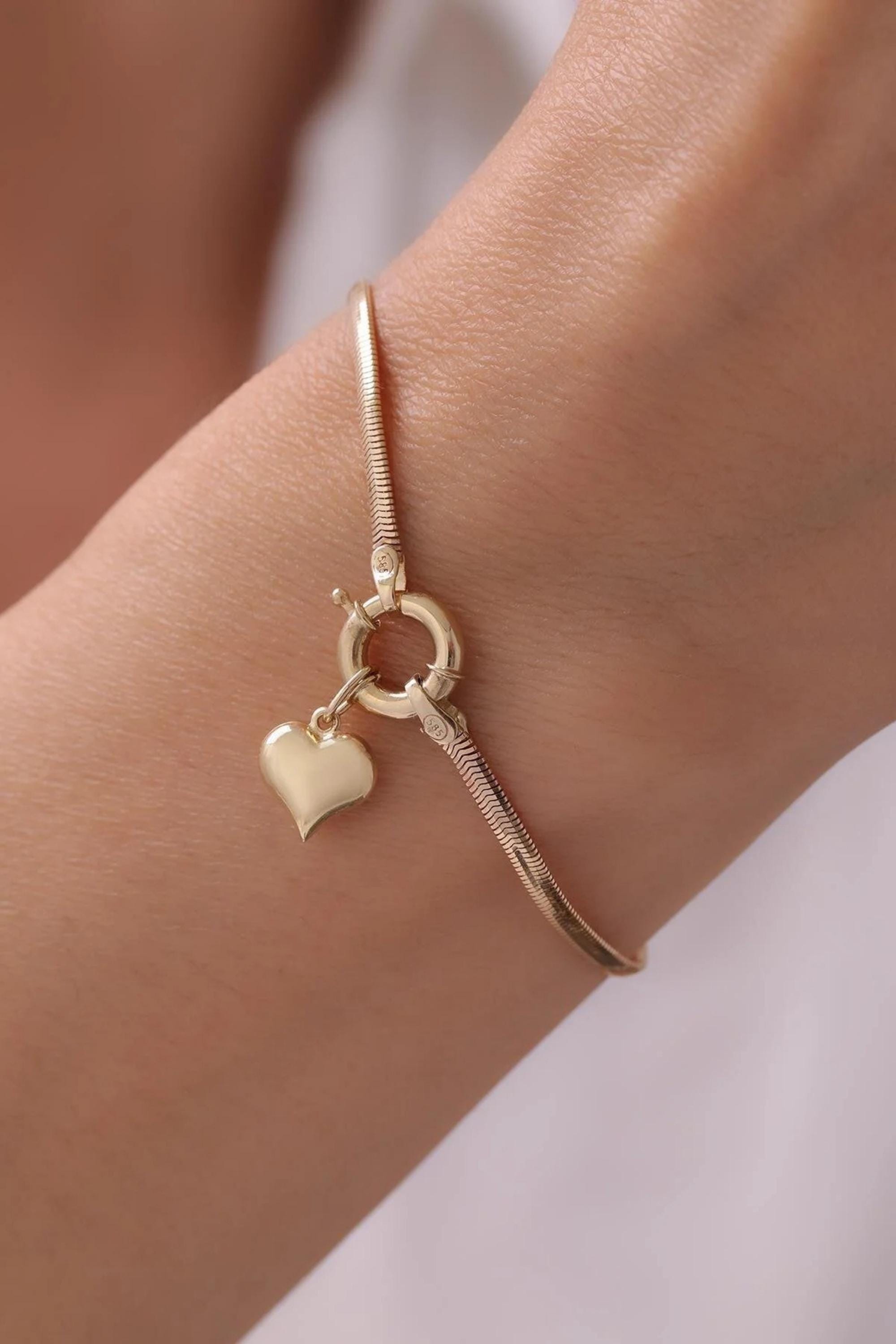 14K Gold Heart Bracelet, Dainty Gold Bracelet, Minimalist Everyday Jewelry, Stackable Gold Bracelet, Gift for Her