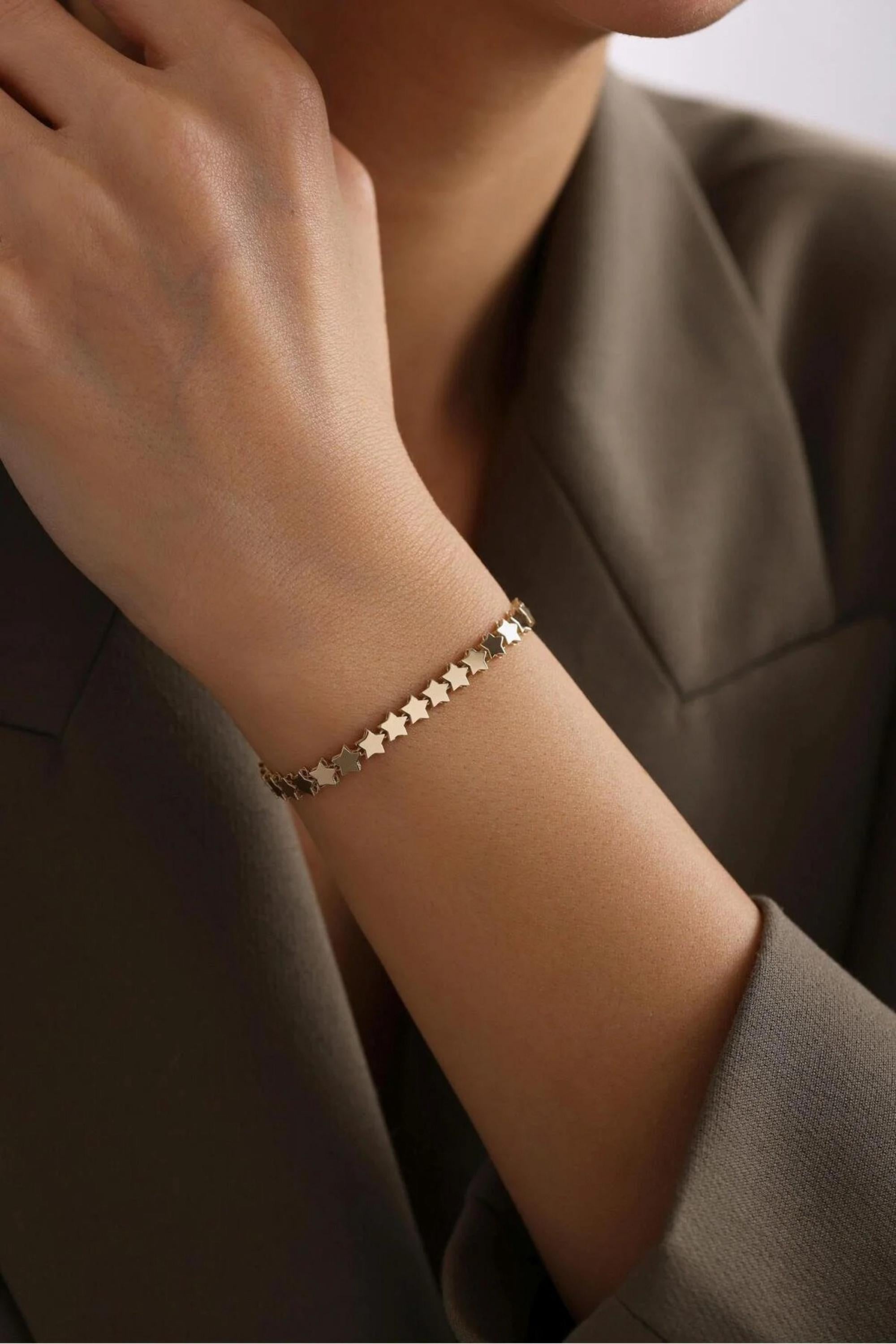 14K Gold Star Chain Bracelet, Dainty Gold Bracelet, Minimalist Everyday Jewelry, Stackable Gold Bracelet, Gift for Her