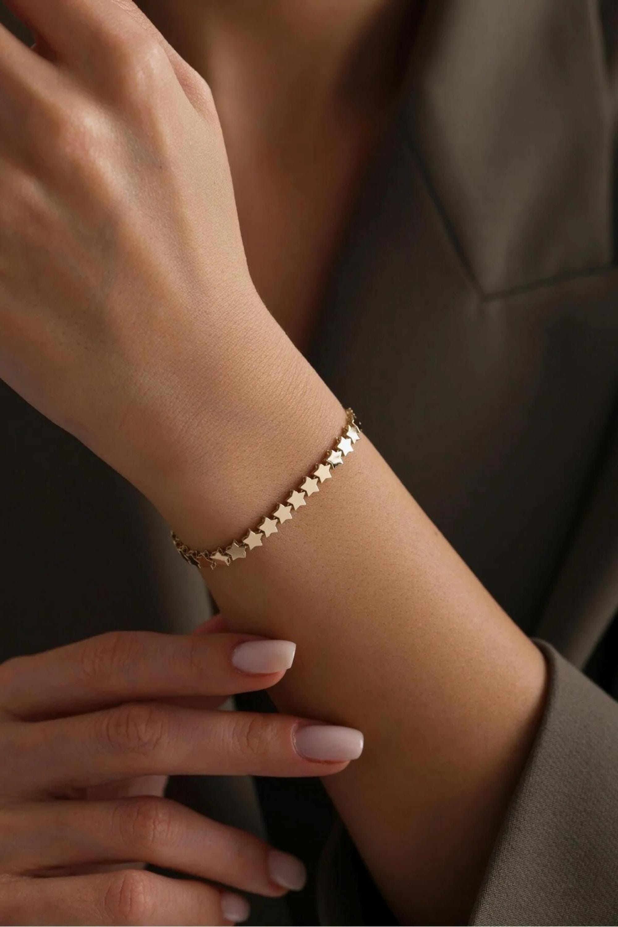 14K Gold Star Chain Bracelet, Dainty Gold Bracelet, Minimalist Everyday Jewelry, Stackable Gold Bracelet, Gift for Her