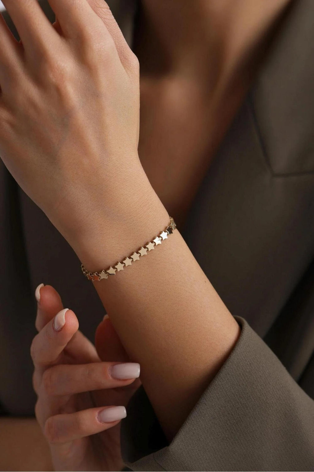 14K Gold Star Chain Bracelet, Dainty Gold Bracelet, Minimalist Everyday Jewelry, Stackable Gold Bracelet, Gift for Her