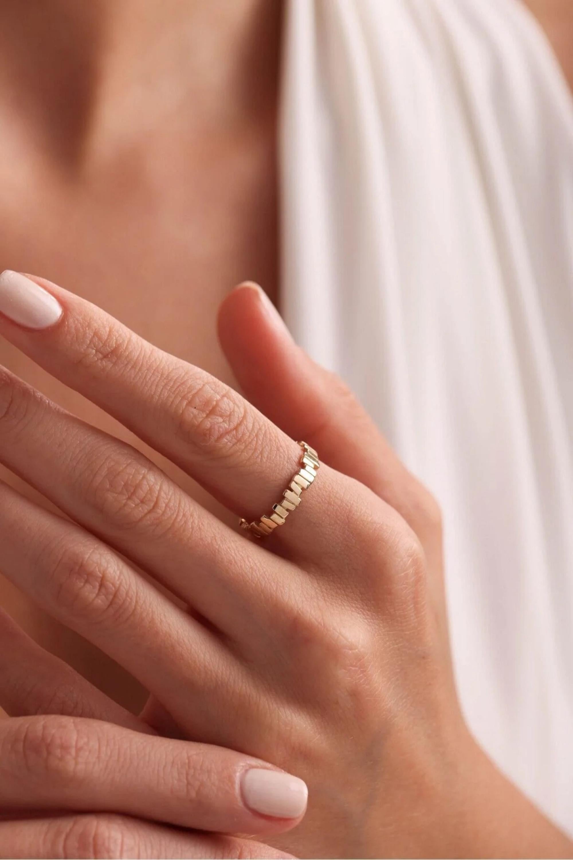 14K Gold Zigzag Ring, Dainty Gold Ring, Minimalist Everyday Jewelry, Stackable Gold Ring, Modern Wave Ring, Gift for Her