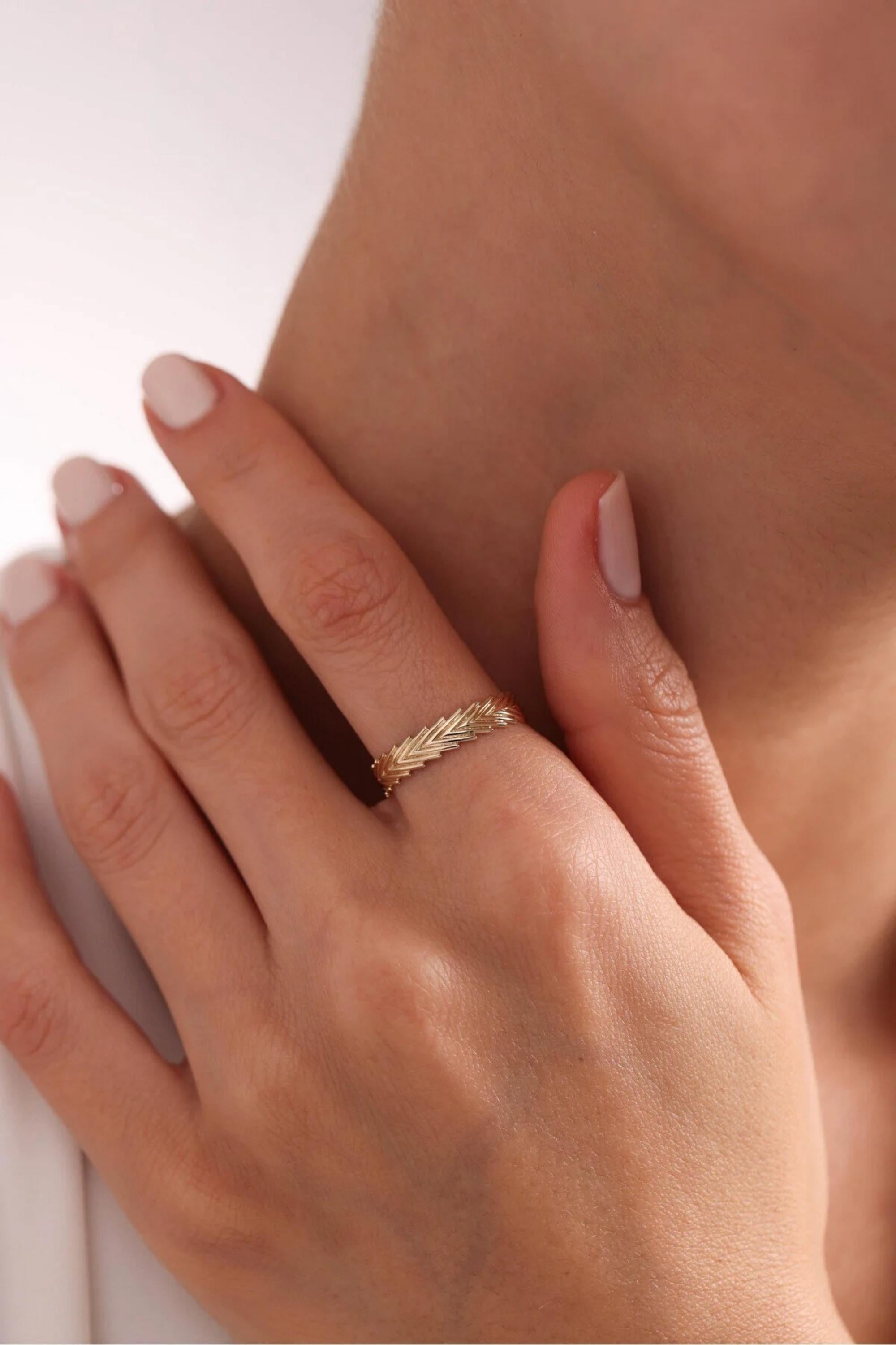14K Gold Arrow Ring, Minimalist Chevron Ring, Dainty Stackable Gold Band, Everyday Fine Jewelry, Modern Gift for Her