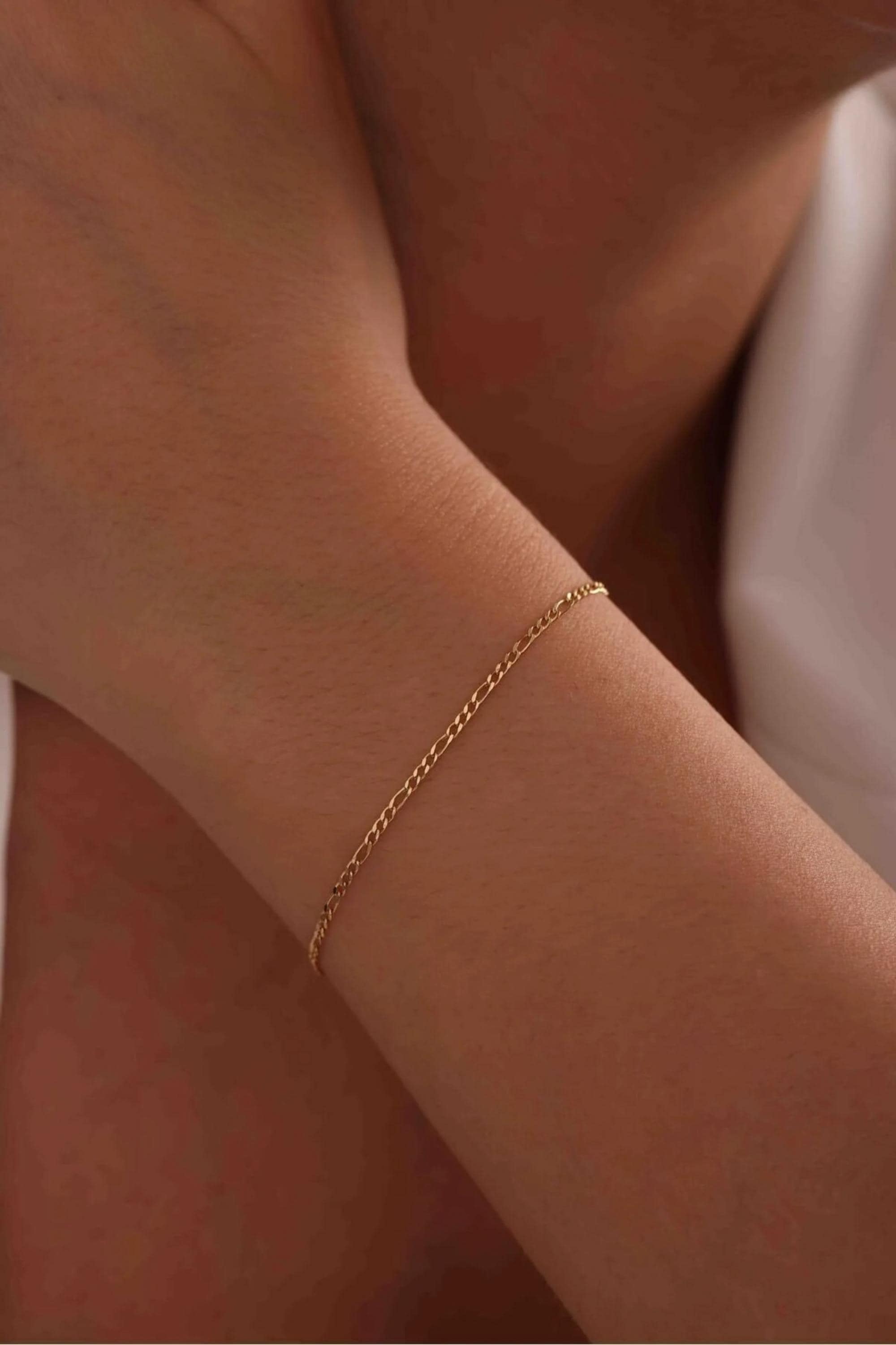 14K Gold 2mm Figaro Chain Bracelet, Dainty Gold Bracelet, Minimalist Everyday Jewelry, Stackable Gold Chain Bracelet for Women