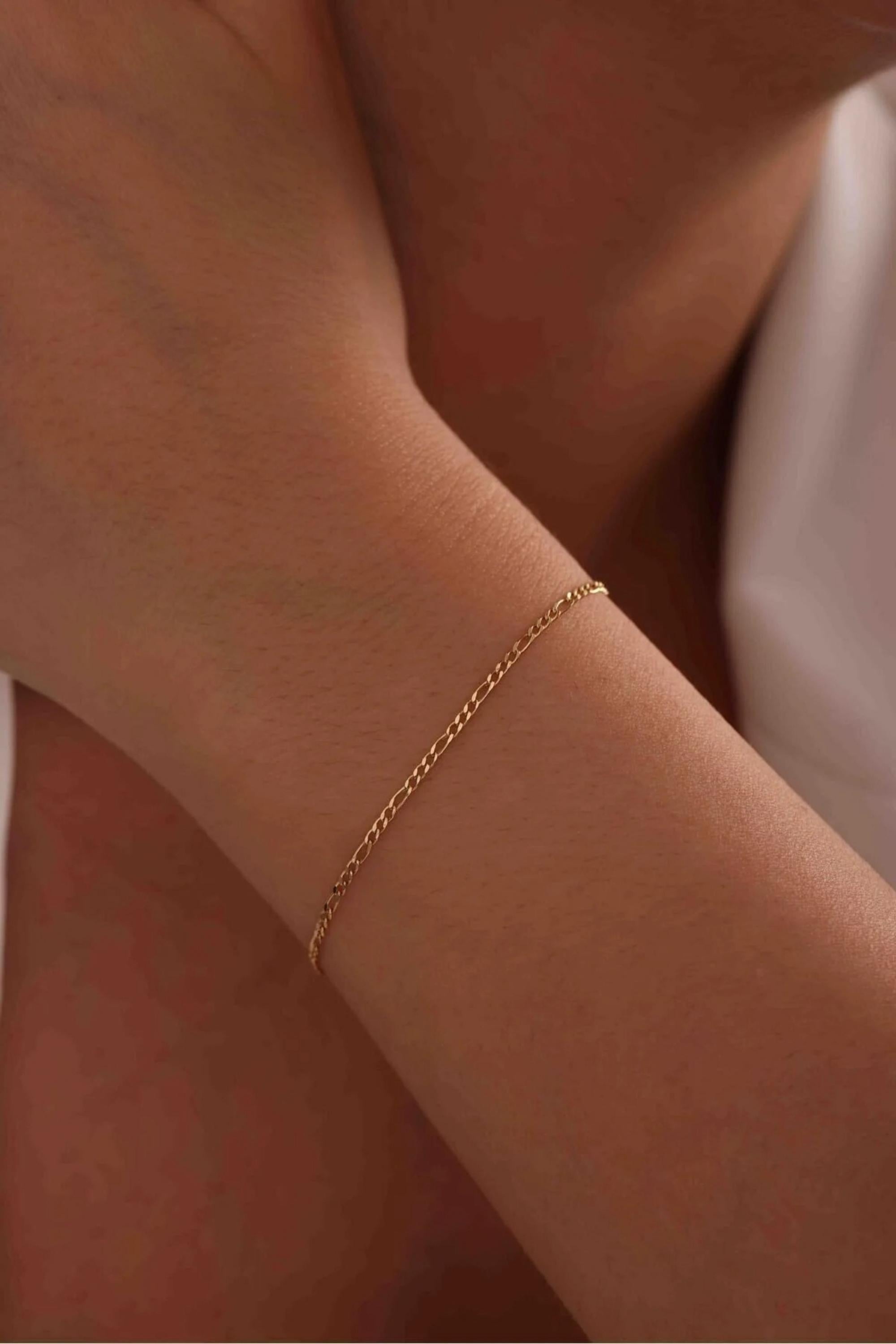 14K Gold 2mm Figaro Chain Bracelet, Dainty Gold Bracelet, Minimalist Everyday Jewelry, Stackable Gold Chain Bracelet for Women