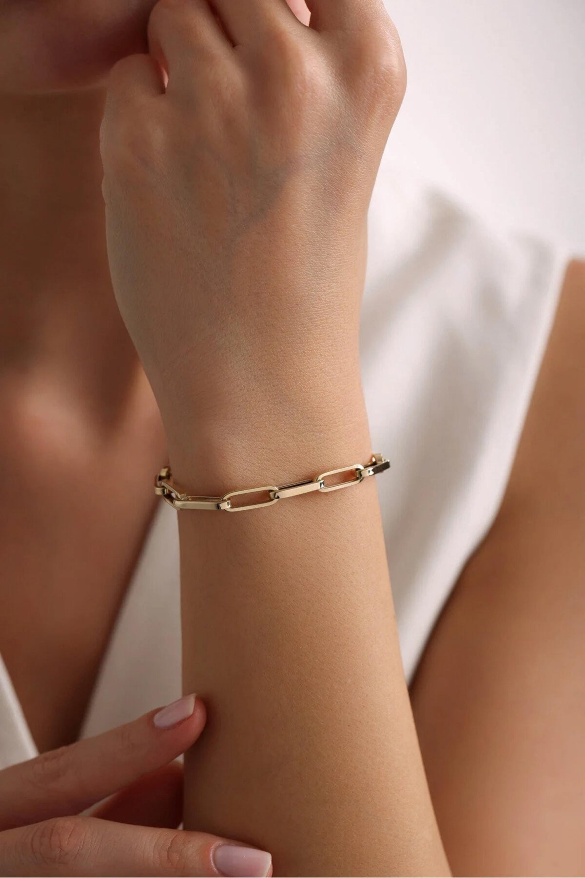 14K Gold 3.8mm Paperclip Link Bracelet, Modern Gold Chain Bracelet, Sleek Link Jewelry, Trendy Layering Bracelet, Gift for Women