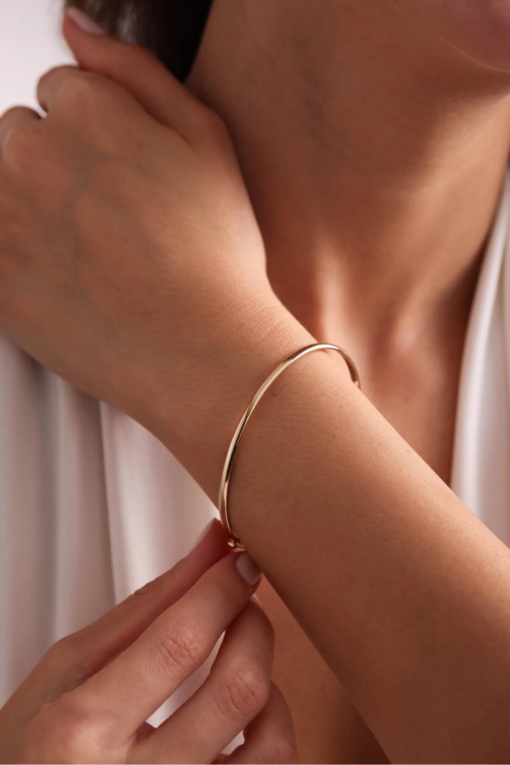 14K Gold 4mm Bangle Bracelet, Classic Gold Bangle, Sleek Minimalist Jewelry, Stackable Everyday Bracelet, Timeless Gift for Women