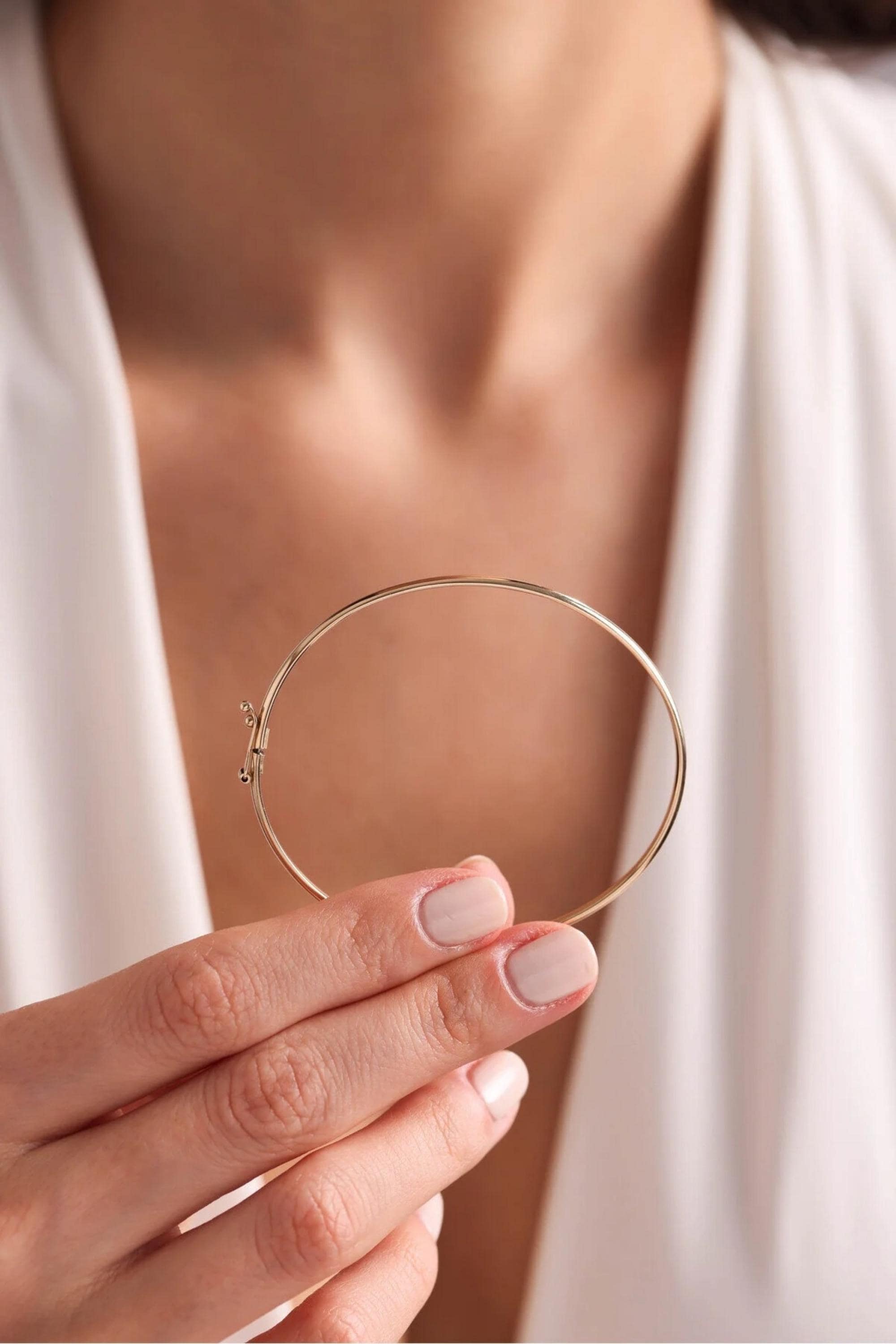 14K Gold 4mm Bangle Bracelet, Classic Gold Bangle, Sleek Minimalist Jewelry, Stackable Everyday Bracelet, Timeless Gift for Women