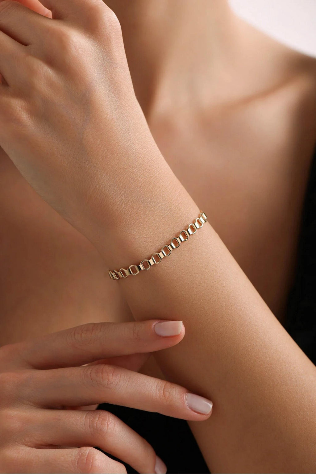 14K Gold 5mm Belt Link Bracelet, Modern Gold Chain Bracelet, Geometric Link Jewelry, Elegant Layering Bracelet, Gift for Women