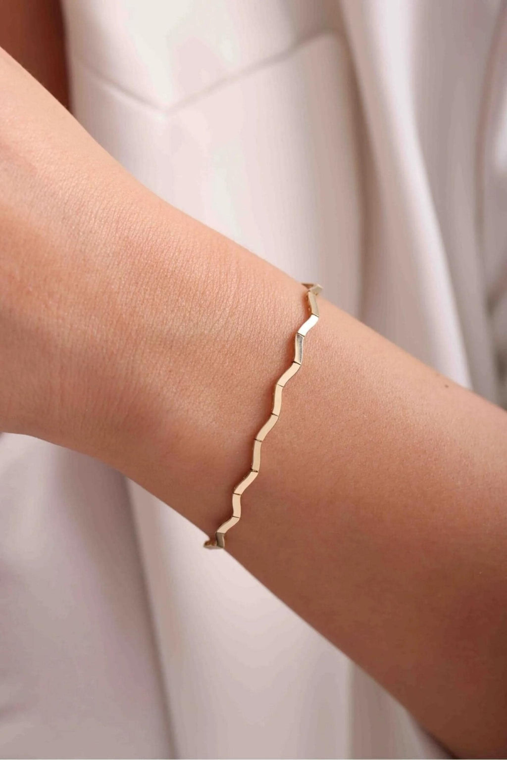 14K Gold Wave Bracelet, Zigzag Gold Bracelet, Modern Geometric Bracelet, Minimalist Statement Jewelry, Everyday Gift for Women