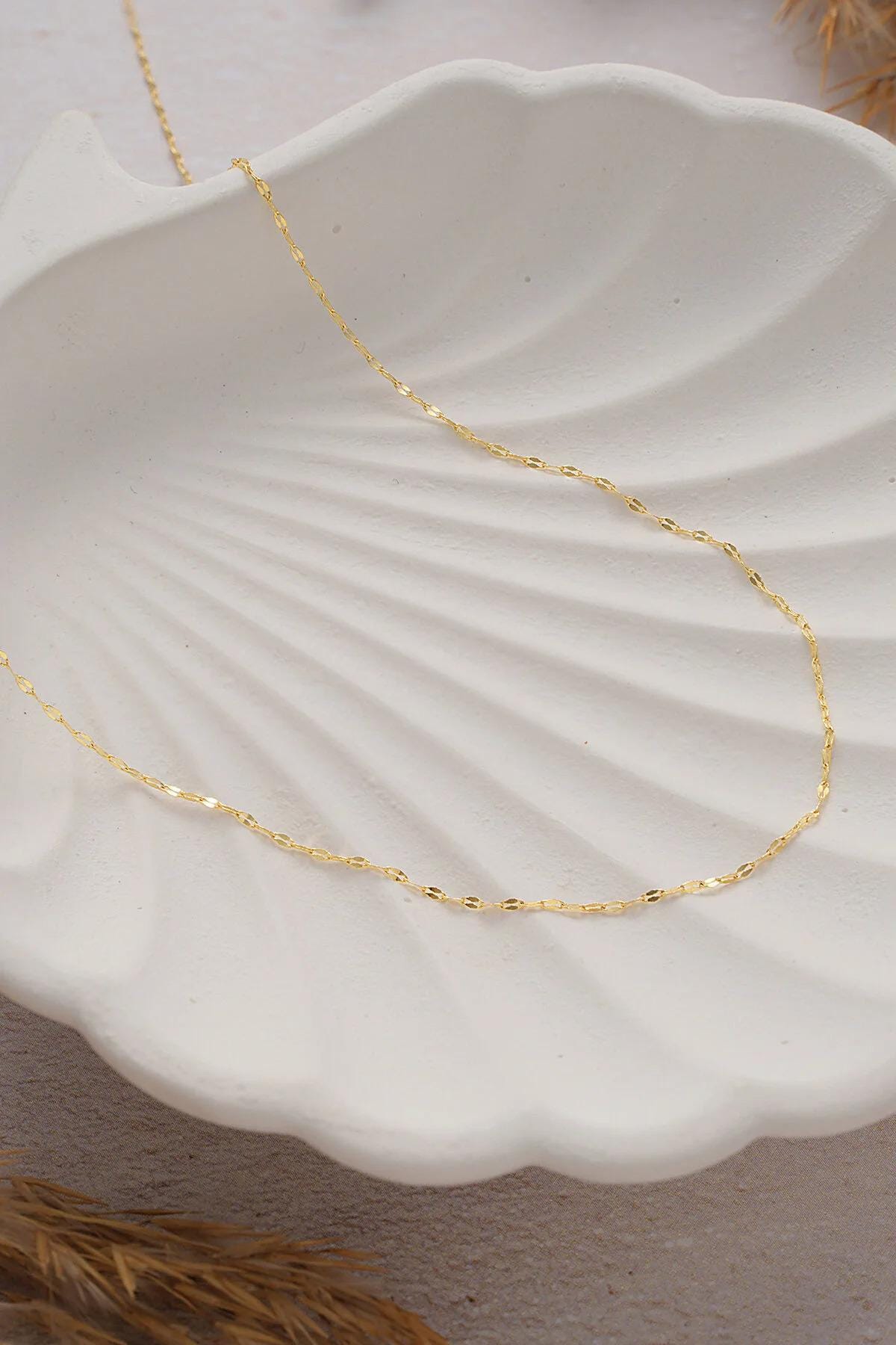 14K Gold Sequin Necklace, Disc Link Gold Chain, Shimmering Dainty Necklace, Elegant Layering Jewelry, Delicate Everyday Gift for Women