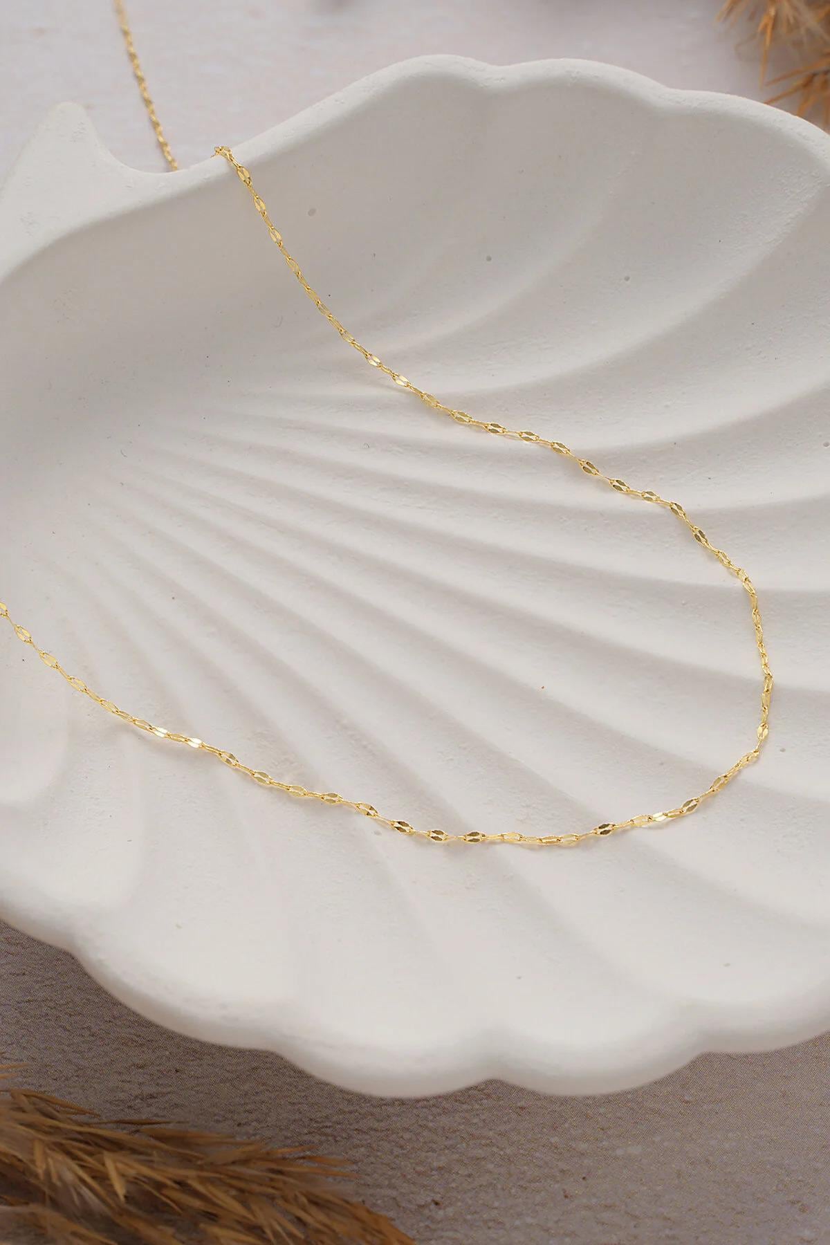 14K Gold Sequin Necklace, Disc Link Gold Chain, Shimmering Dainty Necklace, Elegant Layering Jewelry, Delicate Everyday Gift for Women
