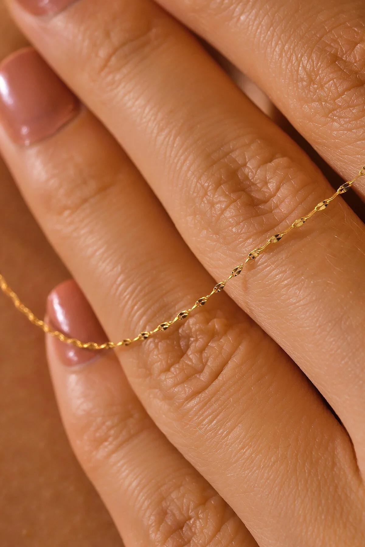 14K Gold Sequin Necklace, Disc Link Gold Chain, Shimmering Dainty Necklace, Elegant Layering Jewelry, Delicate Everyday Gift for Women