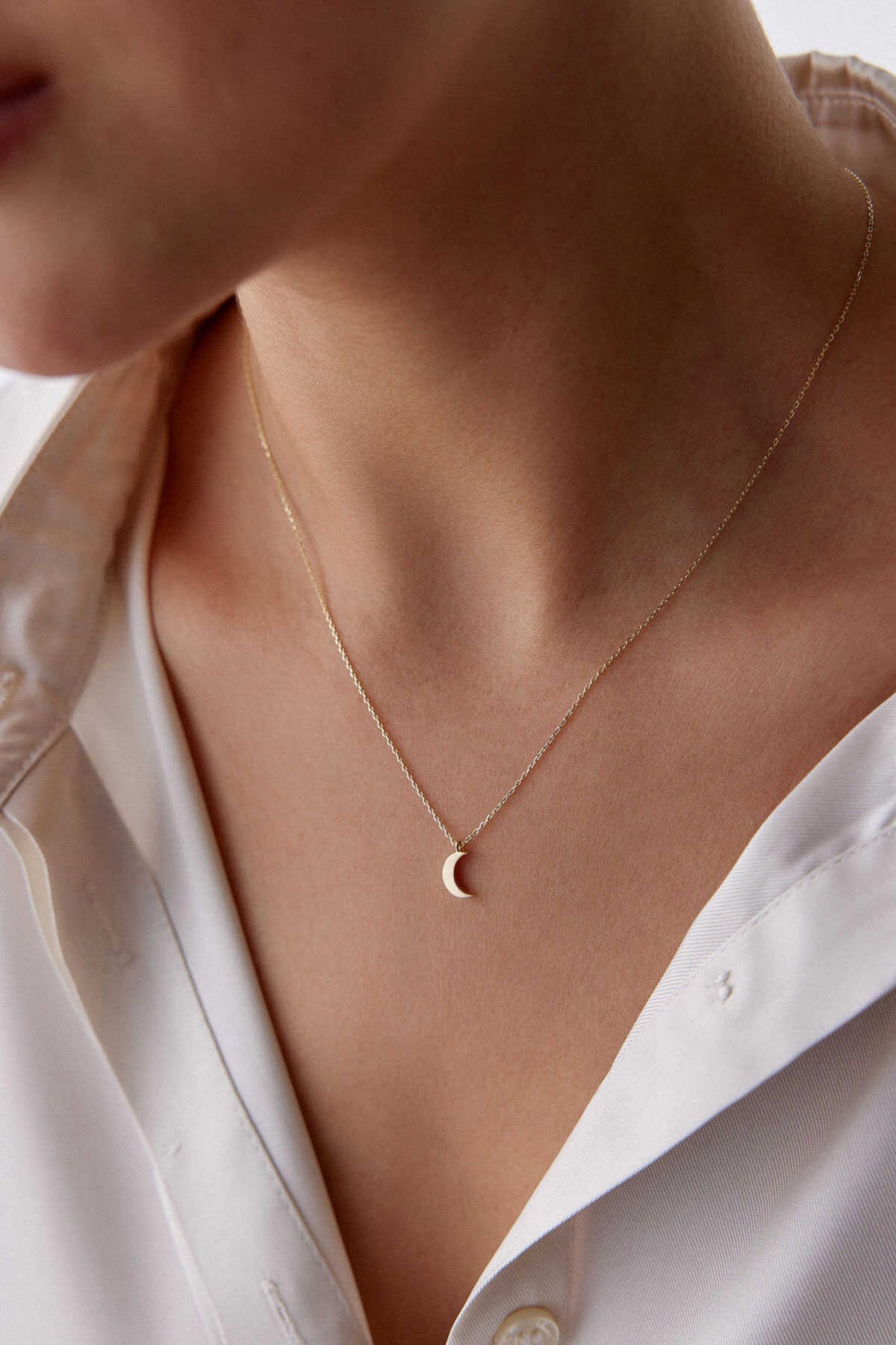 14K Gold Moon Necklace, Celestial Crescent Pendant, Dainty Lunar Gold Jewelry, Minimalist Layering Necklace, Elegant Gift for Women