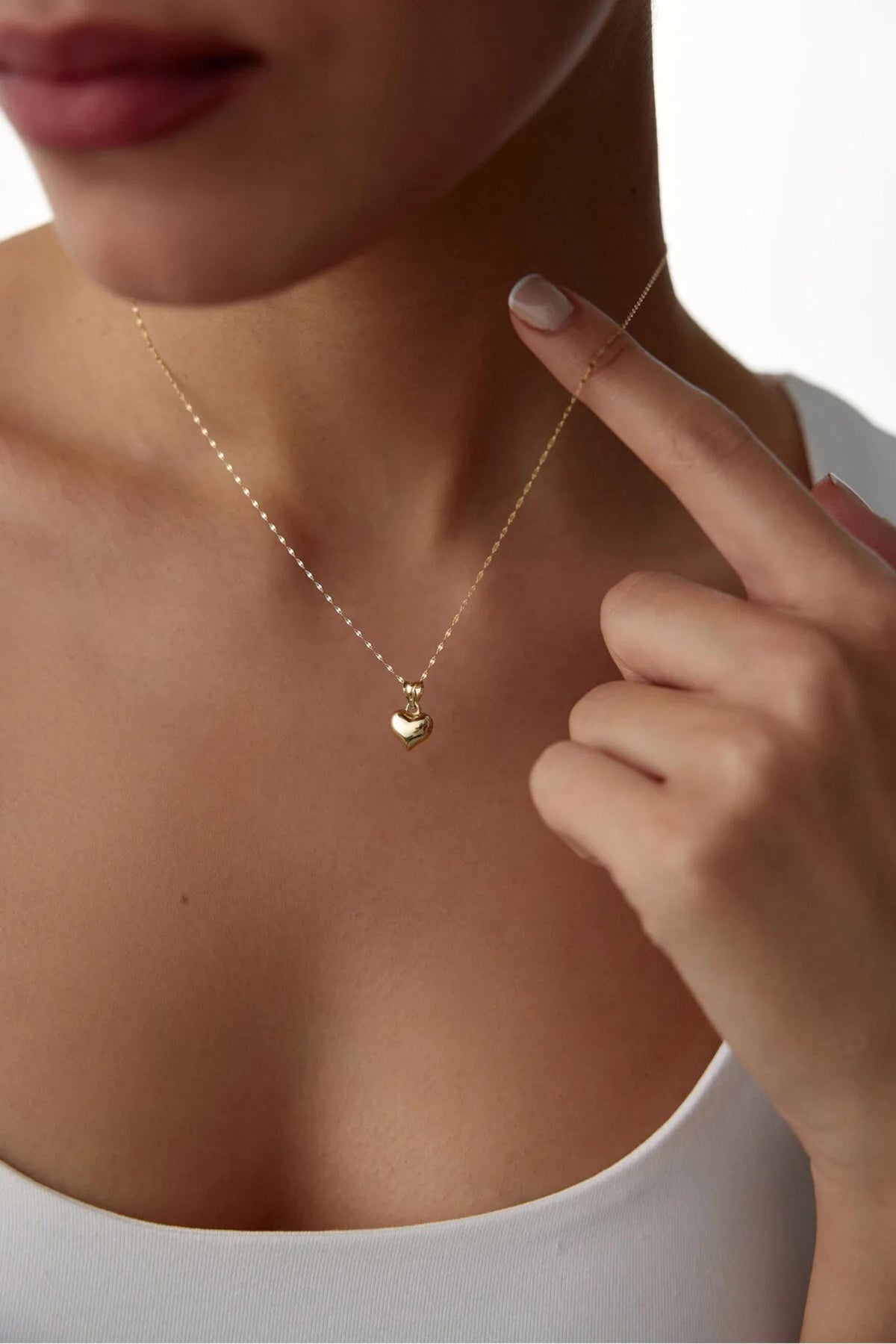 14K Gold Heart Necklace, Classic Love Pendant, Elegant Gold Heart Jewelry, Dainty Everyday Chain, Romantic Layering Gift for Women