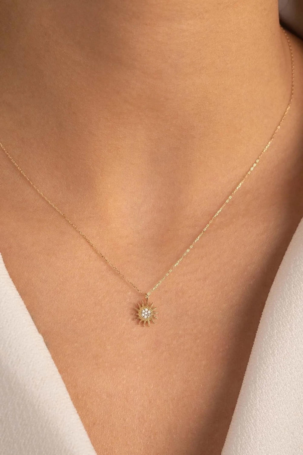 14K Gold Sun Necklace, Celestial Sun Pendant, Radiant Gold Symbol Jewelry, Dainty Layering Necklace, Elegant Everyday Gift for Women