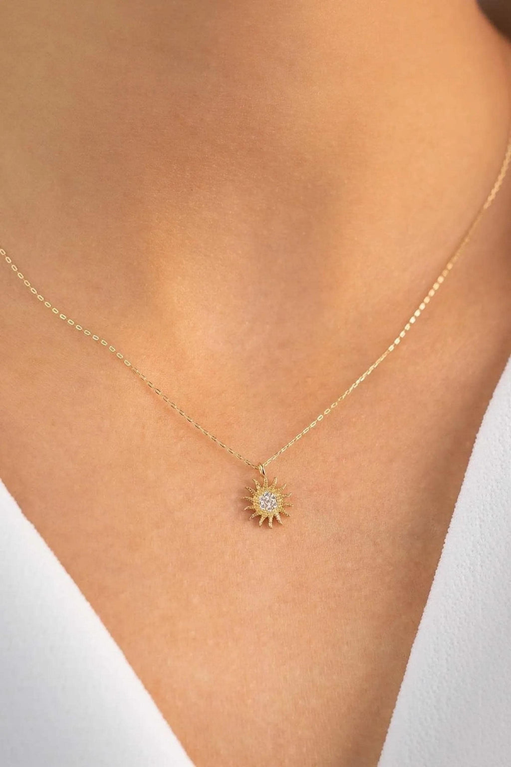 14K Gold Sun Necklace, Celestial Sun Pendant, Radiant Gold Symbol Jewelry, Dainty Layering Necklace, Elegant Everyday Gift for Women