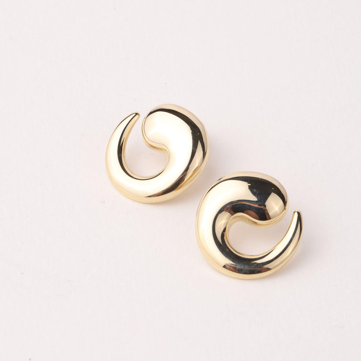 14K Gold Swirl Stud Earrings, Crescent Wave Studs, Sculptural Statement Earrings, Modern Everyday Jewelry, Elegant Gift for Women
