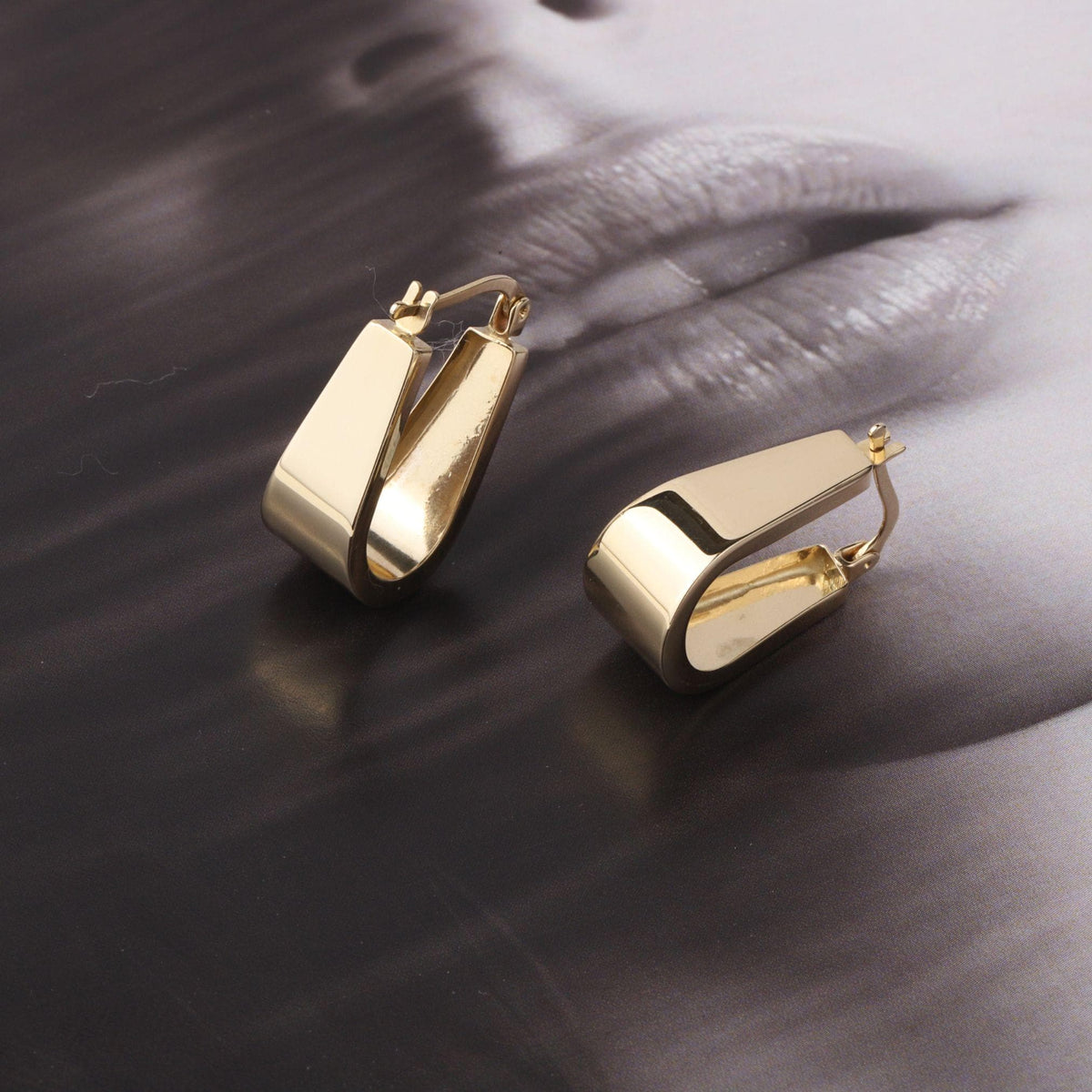 14K Gold Chunky Tapered Hoop Earrings, Bold Wide Gold Hoops, Modern Statement Earrings, Everyday Fine Jewelry, Gift for Women