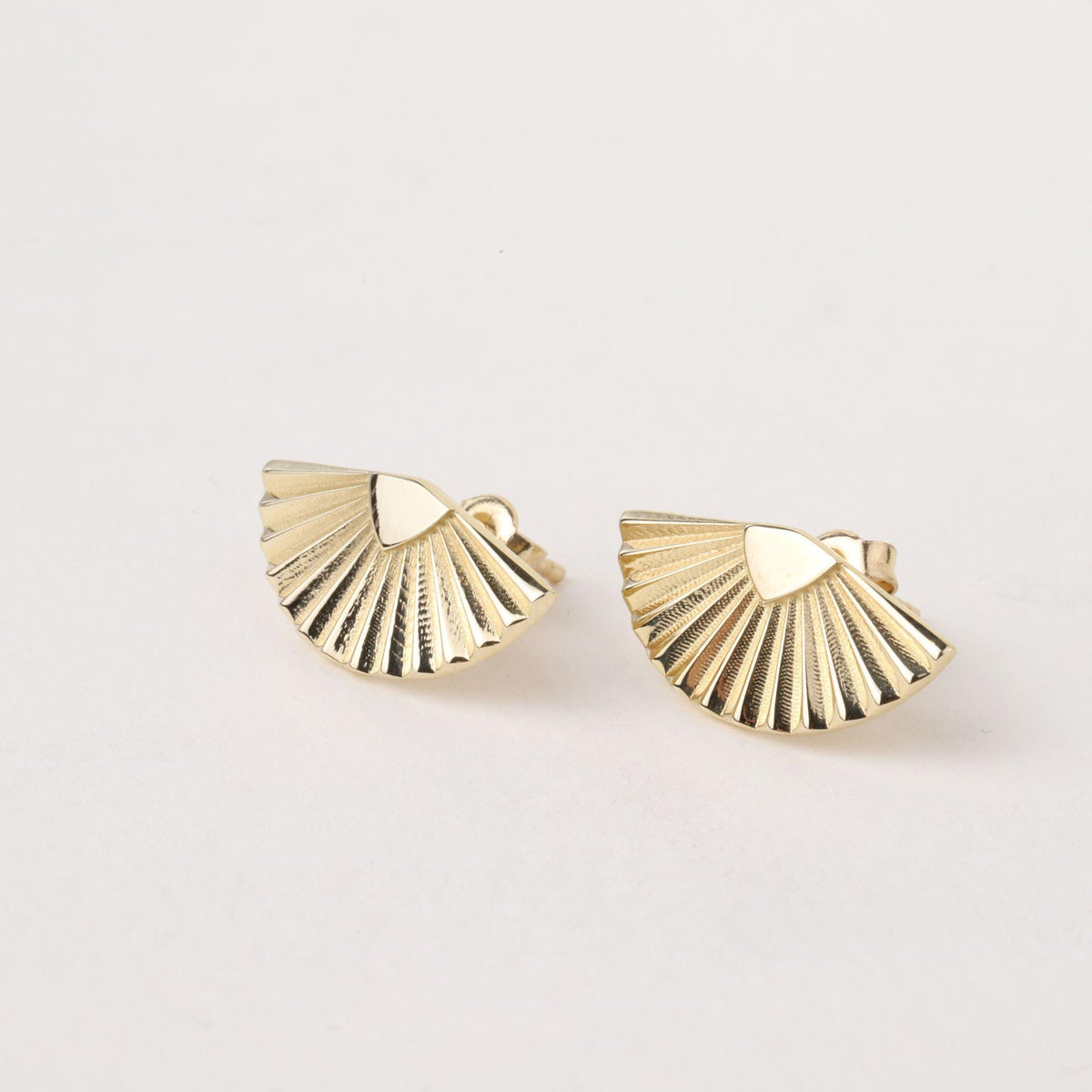 14K Gold Fan Stud Earrings, Fluted Shell Studs, Art Deco Statement Earrings, Minimalist Everyday Jewelry, Elegant Gift for Women