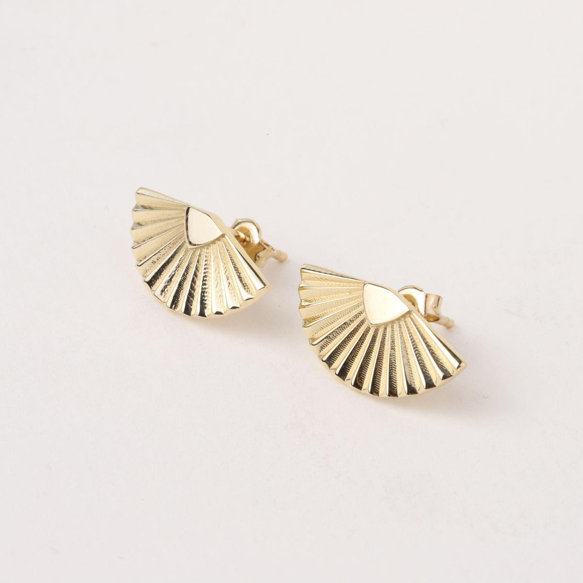 14K Gold Fan Stud Earrings, Fluted Shell Studs, Art Deco Statement Earrings, Minimalist Everyday Jewelry, Elegant Gift for Women