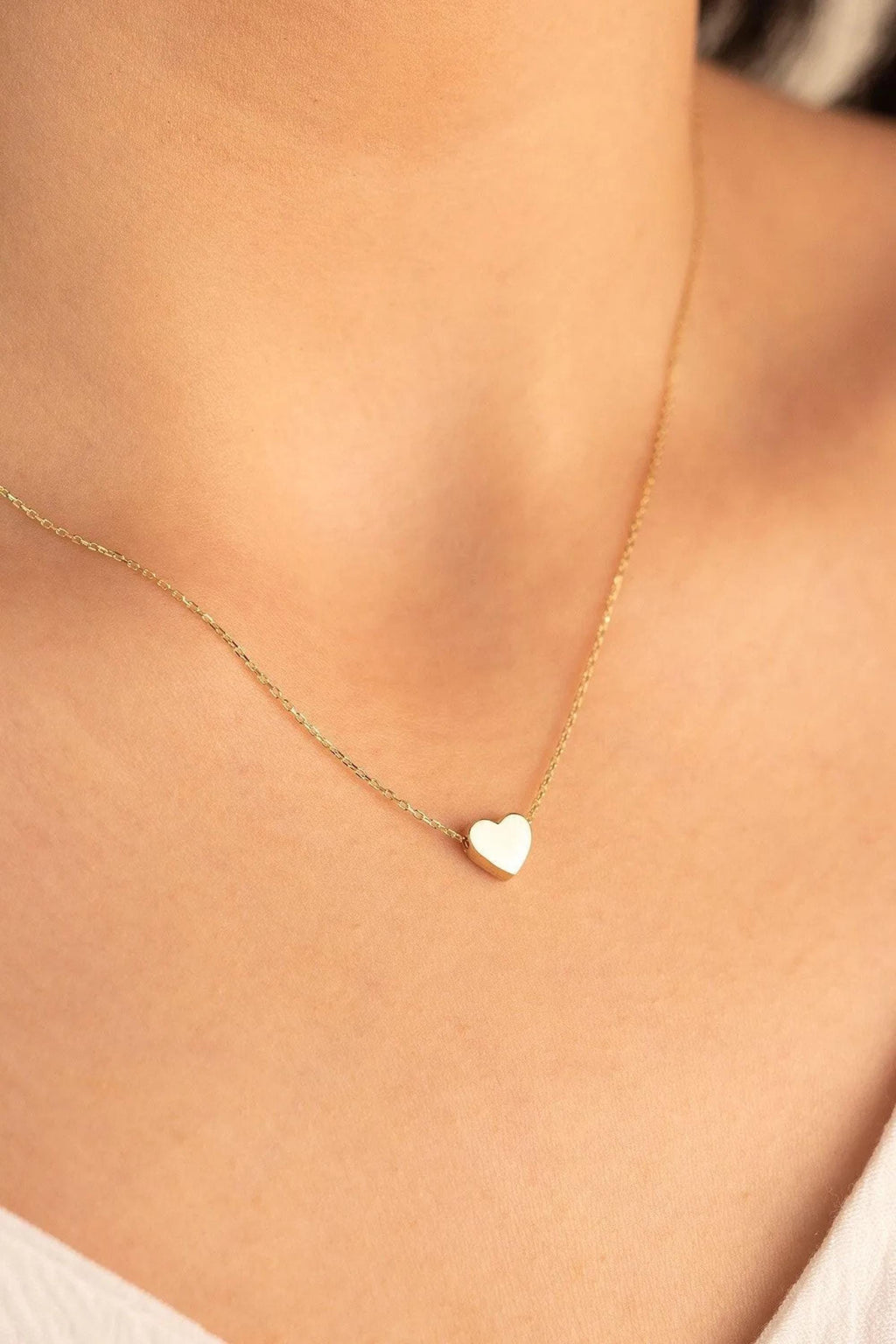 14K Gold Tiny Heart Necklace, Petite Heart Pendant, Delicate Love Jewelry, Minimalist Gold Chain, Sweet Everyday Gift for Women