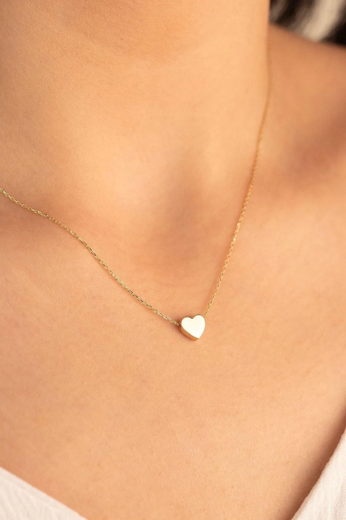 14K Gold Tiny Heart Necklace, Petite Heart Pendant, Delicate Love Jewelry, Minimalist Gold Chain, Sweet Everyday Gift for Women