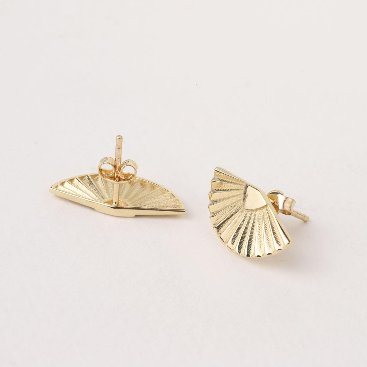 14K Gold Fan Stud Earrings, Fluted Shell Studs, Art Deco Statement Earrings, Minimalist Everyday Jewelry, Elegant Gift for Women